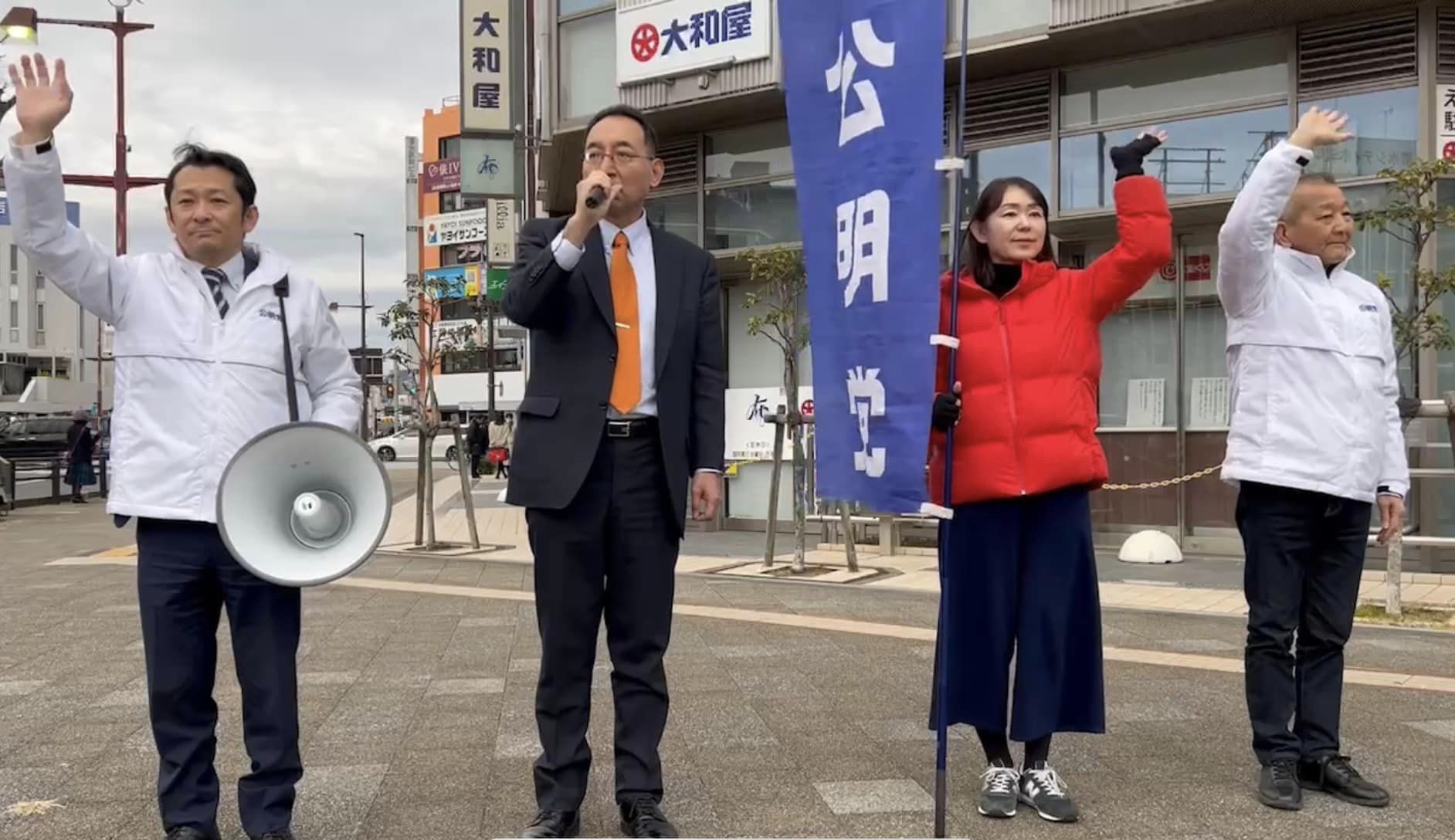 盛月寿美 県議、大石直樹 市議、山梨渉 市議と一緒に、清水駅西口大和屋様前で街頭演説