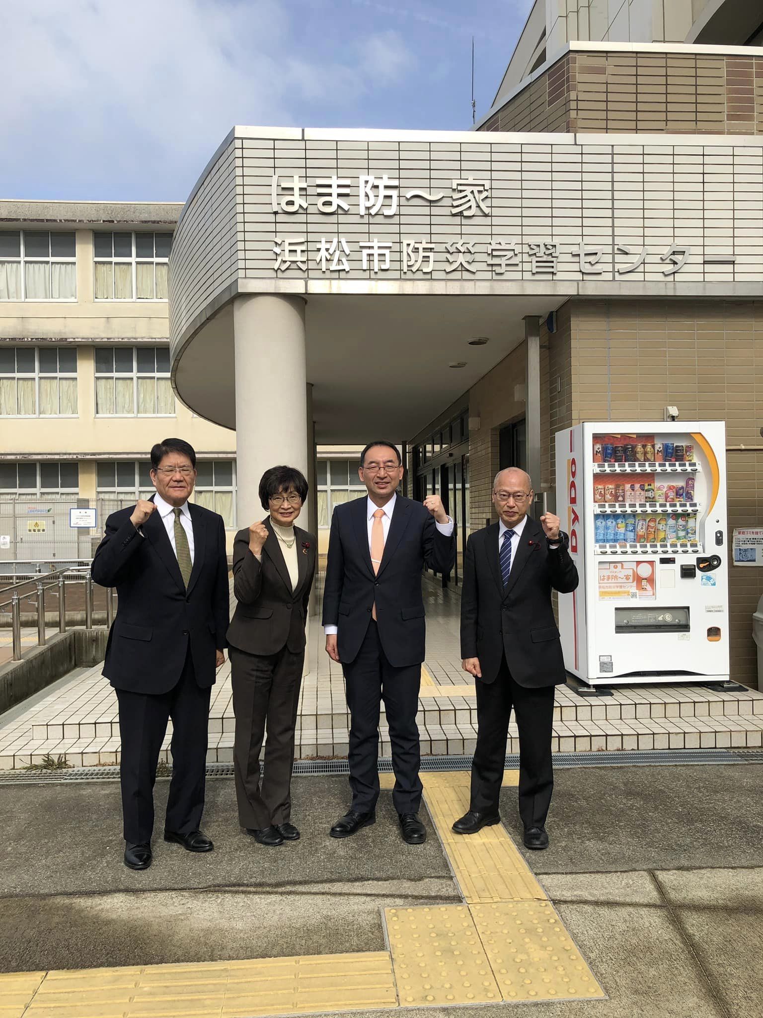 松下正行 市議、幸田恵里子 市議、丸英之 市議、山崎とし子 市議と一緒に、浜松市を回りました