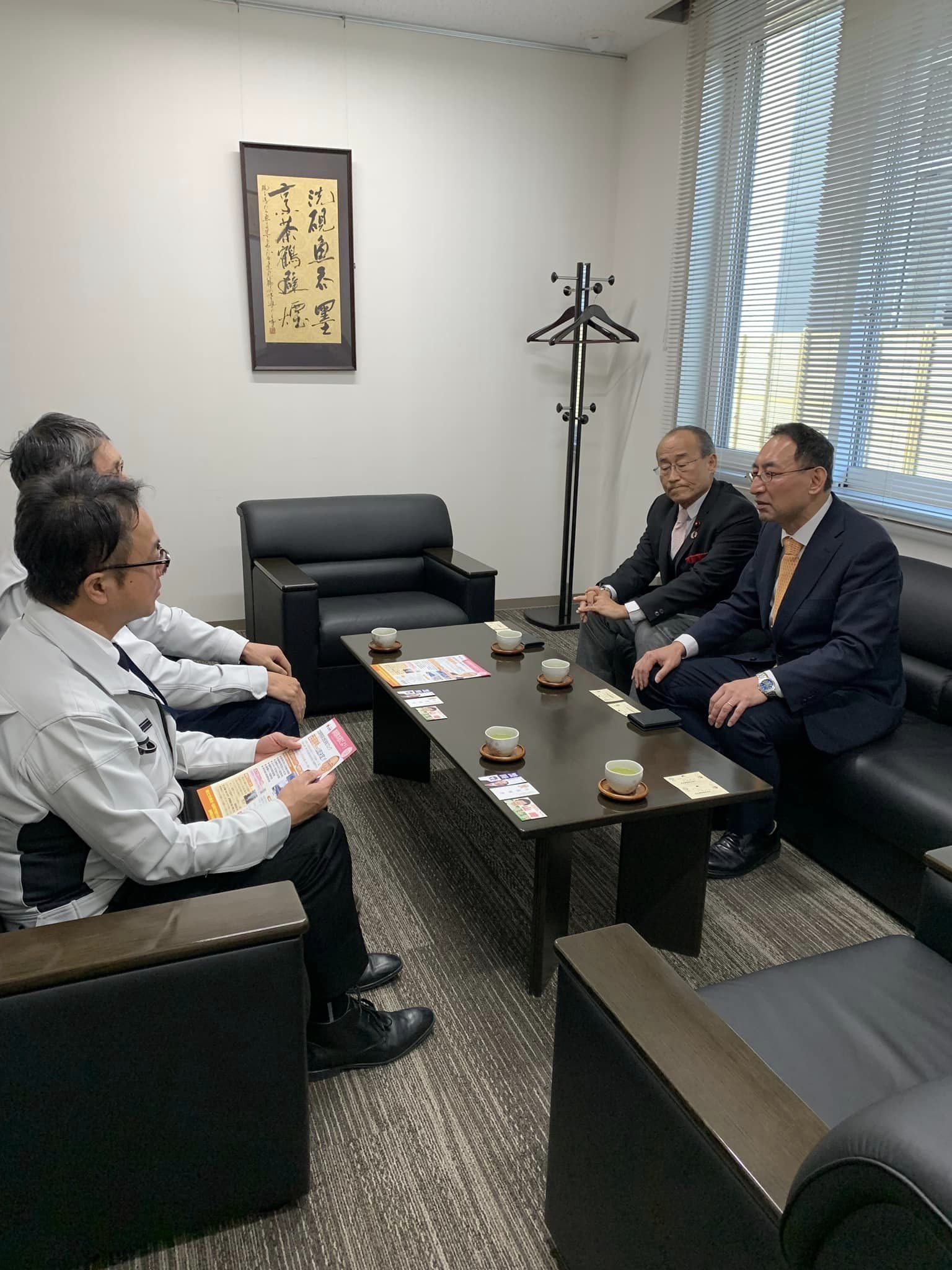 黒田豊 市議、幸田恵里子 市議、丸英之 市議、山崎とし子 市議と一緒に、浜松市を回りました