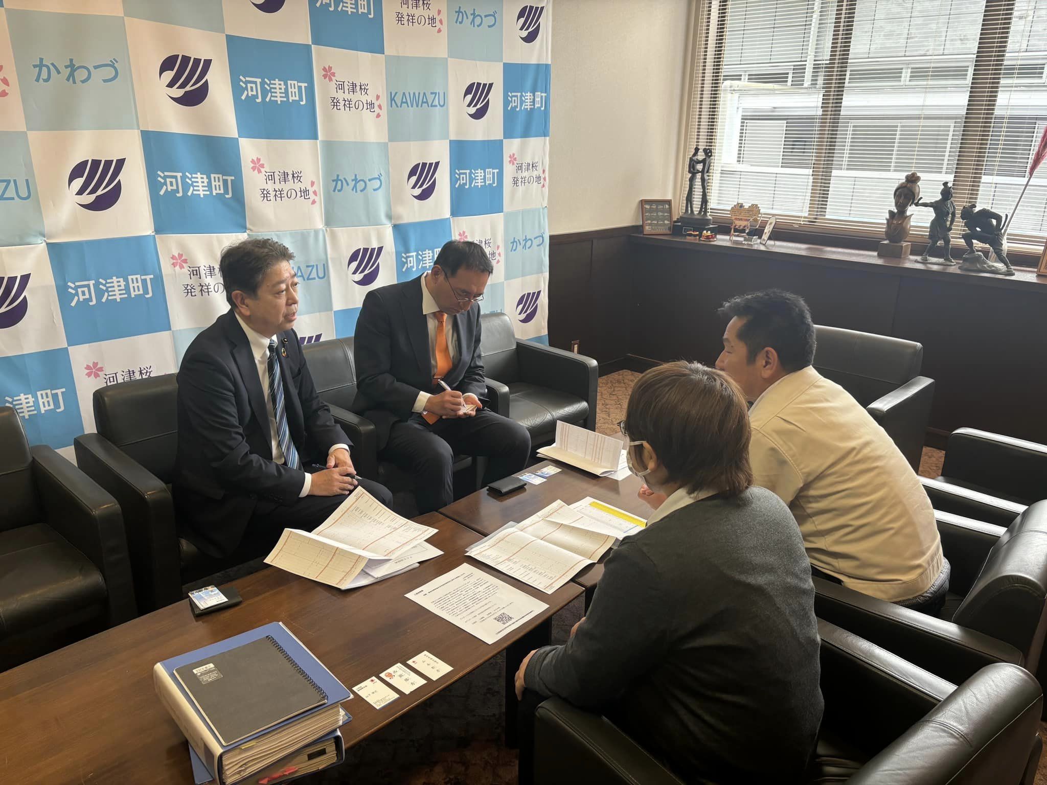 山本彰彦 県議と一緒に河津町を回りました
