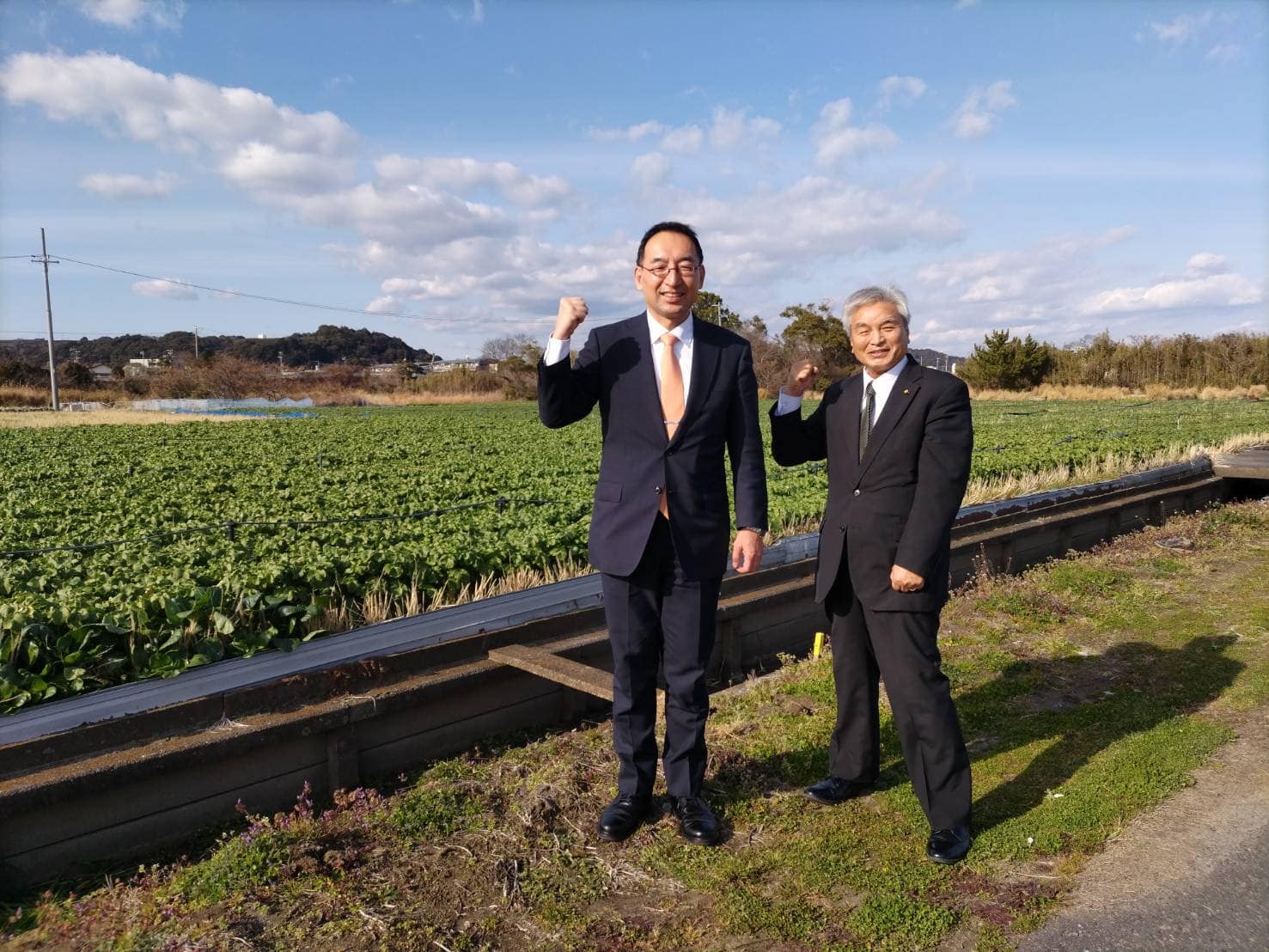 松下定弘 市議と一緒に、牧之原市を回りました