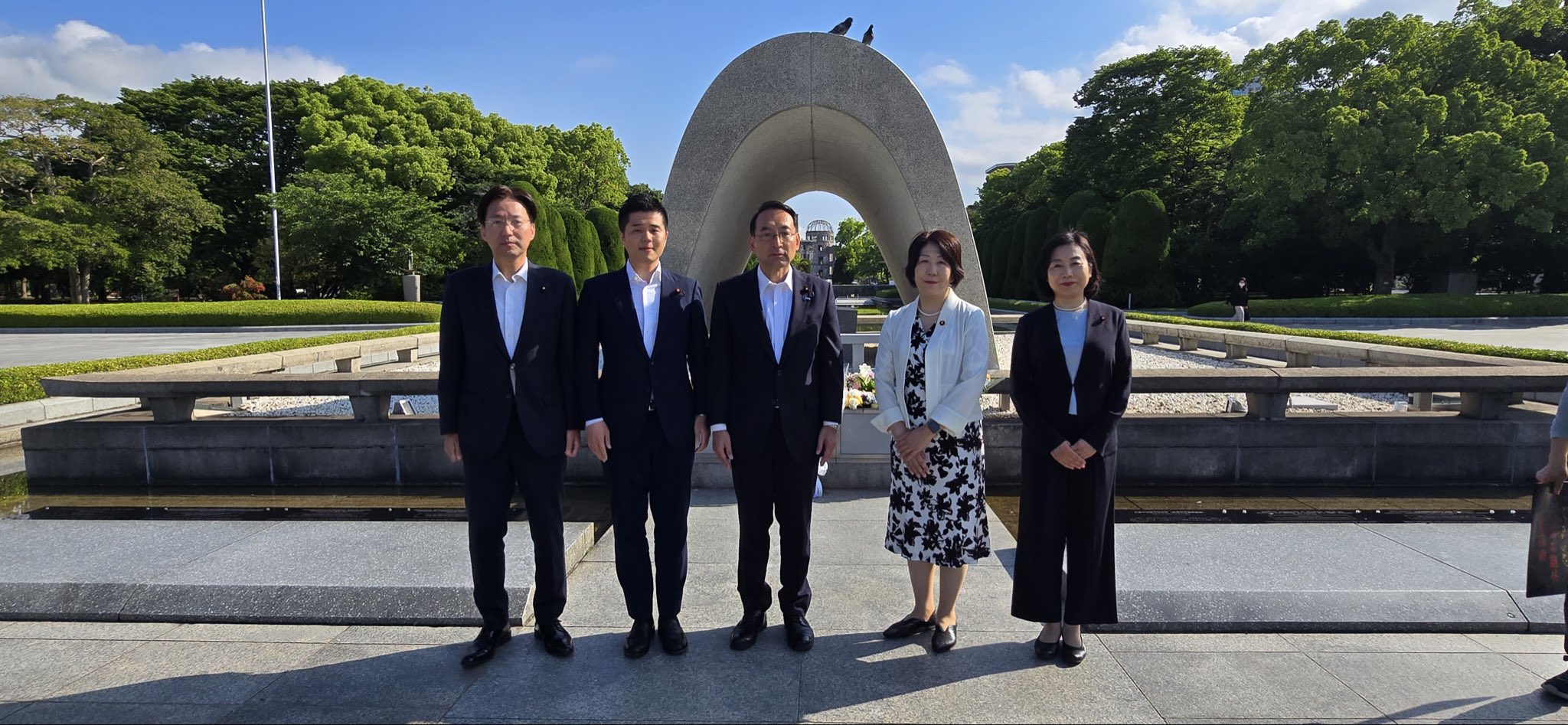 中道改革連合の有志で広島平和記念公園を訪れ、原爆死没者慰霊碑ならびに韓国人原爆犠牲者慰霊碑に献花しました