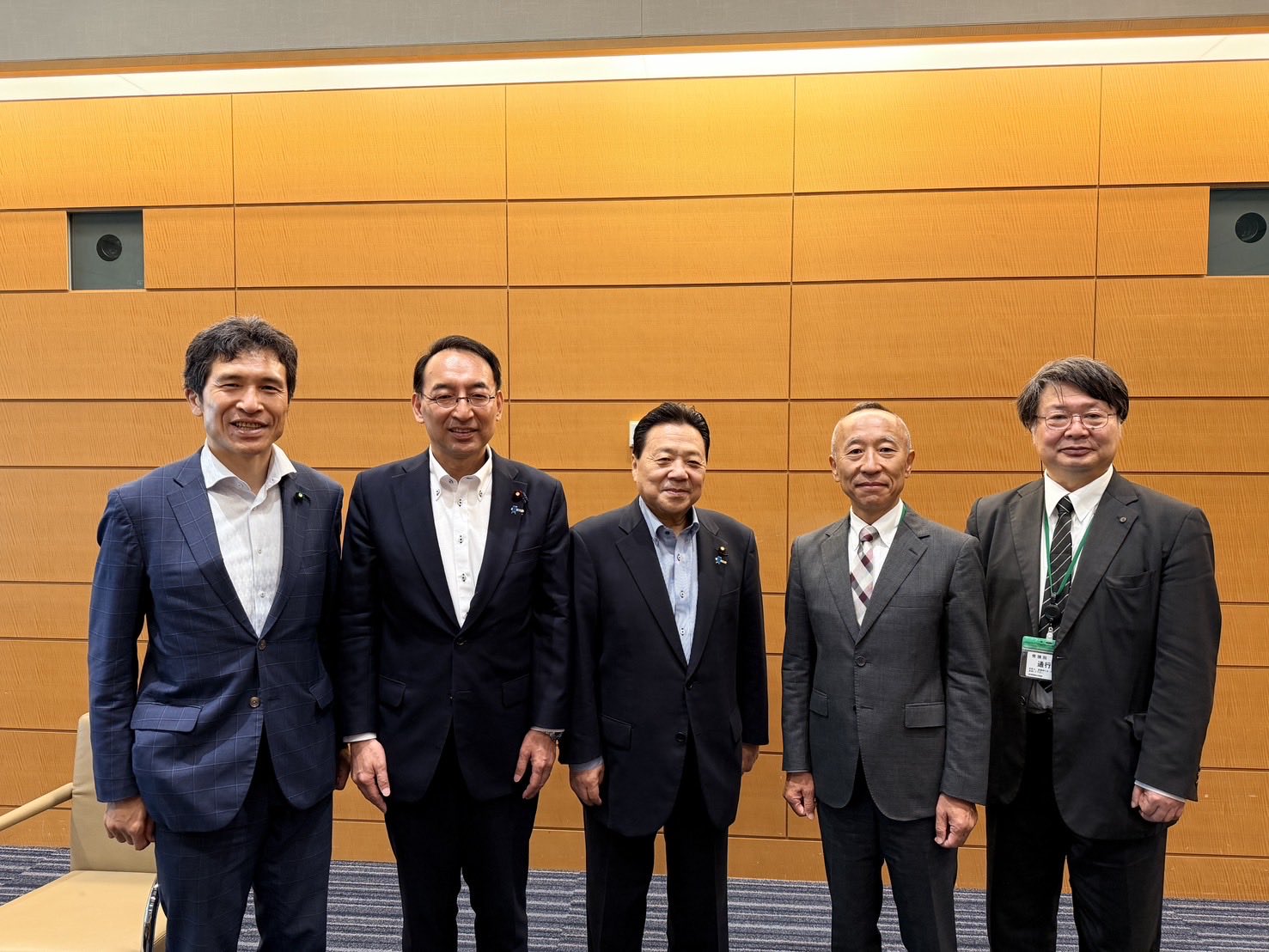 長年にわたり事務局長として技術士議員連盟を支えてこられた 新妻ひでき 前参議院議員の後を受け、事務局長の重責を担うこととなりました