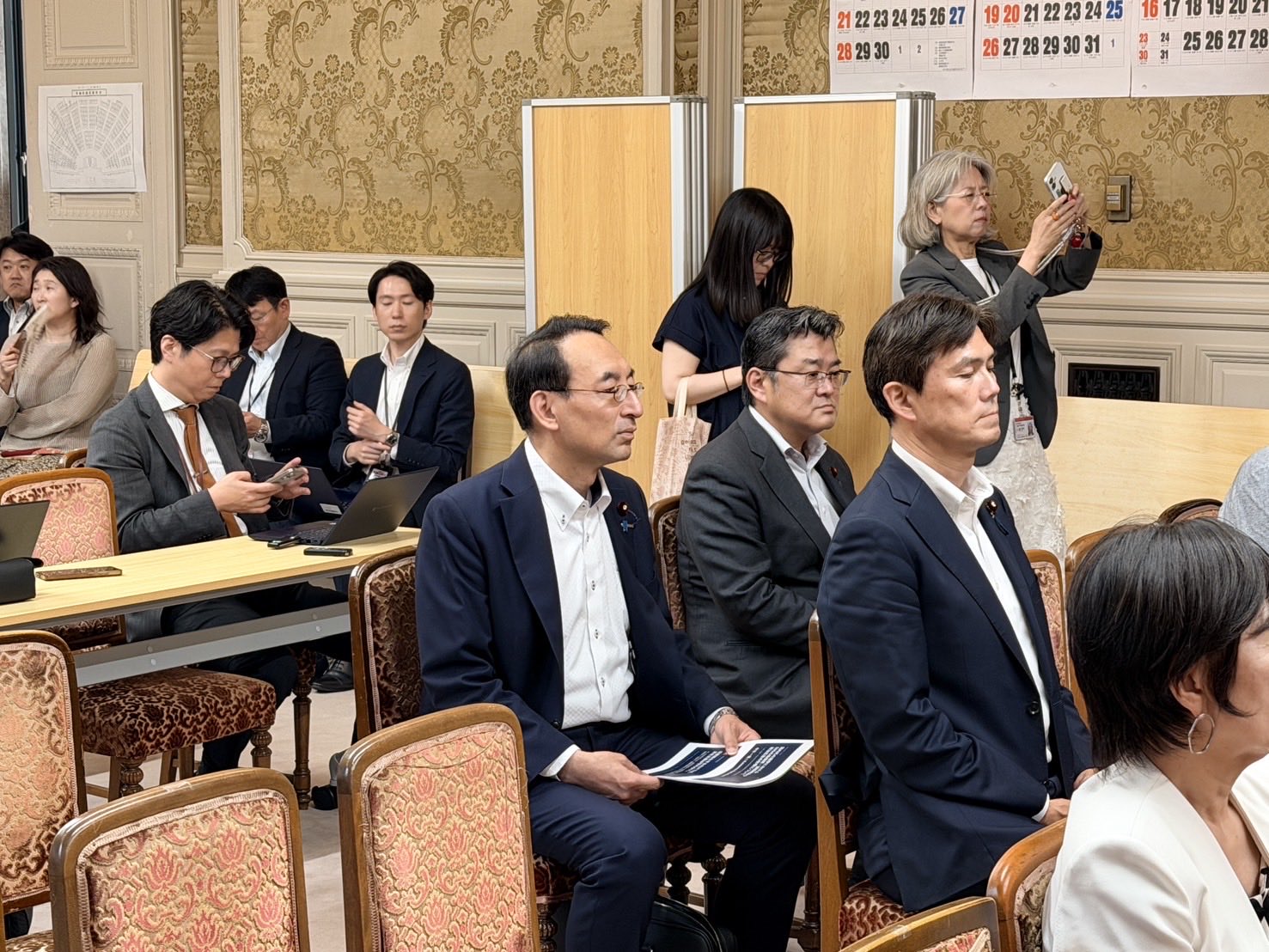 中谷一馬さんから、「国内外の選挙におけるSNSの偽情報・誤情報および政治広告の影響について」と題した講演を伺いました