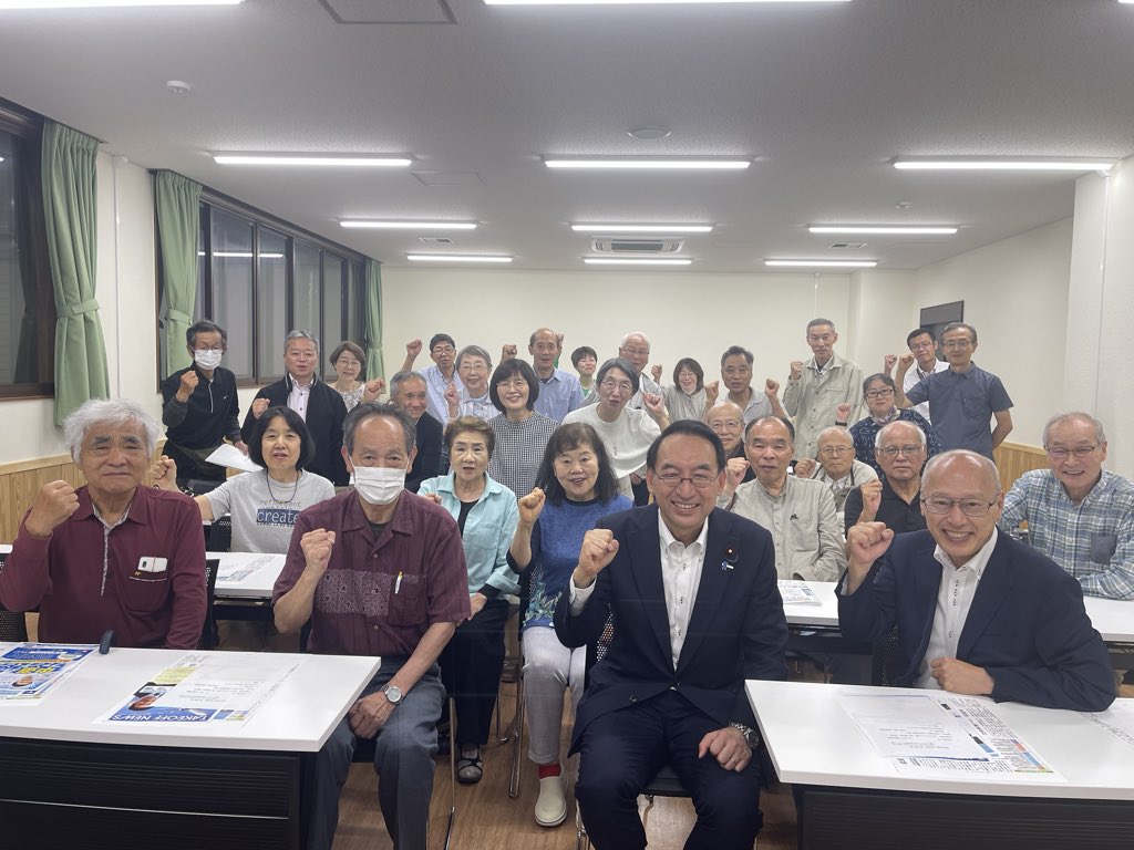 丸英之市議が主催する公明党浜松中第二支部会にお招きいただき、国会での活動を中心にお話ししました