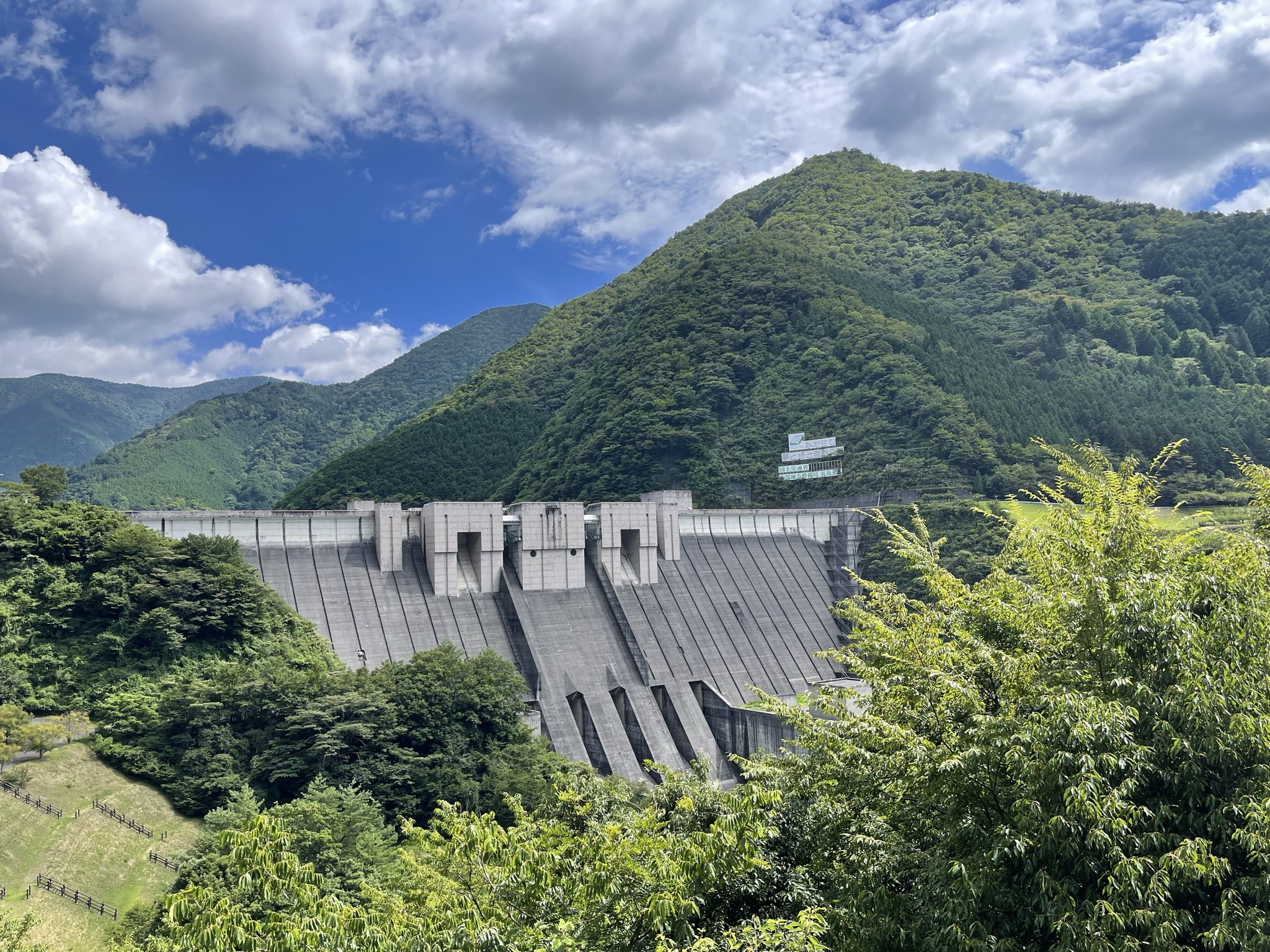 長島ダムに立ち寄り静岡へ戻りました